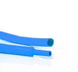 Een rol blauwe dunwandige krimpkous, H-2(Z), 150 meter, van het merk Hongshang.;Een lengtestuk blauwe dunwandige krimpkous, H-2(Z), van het merk Hongshang, op een witte achtergrond.