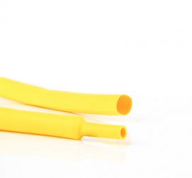 Een lengtestuk gele dunwandige krimpkous, H-2(Z), van het merk Hongshang, op een witte achtergrond.;Een rol gele dunwandige krimpkous, H-2(Z), 150 meter, van het merk Hongshang.